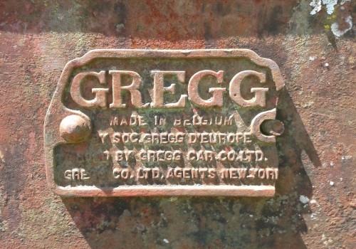 How a Virtual Assistant Helps Businesses Work Efficiently with a Trusted Nameplates Manufacturer